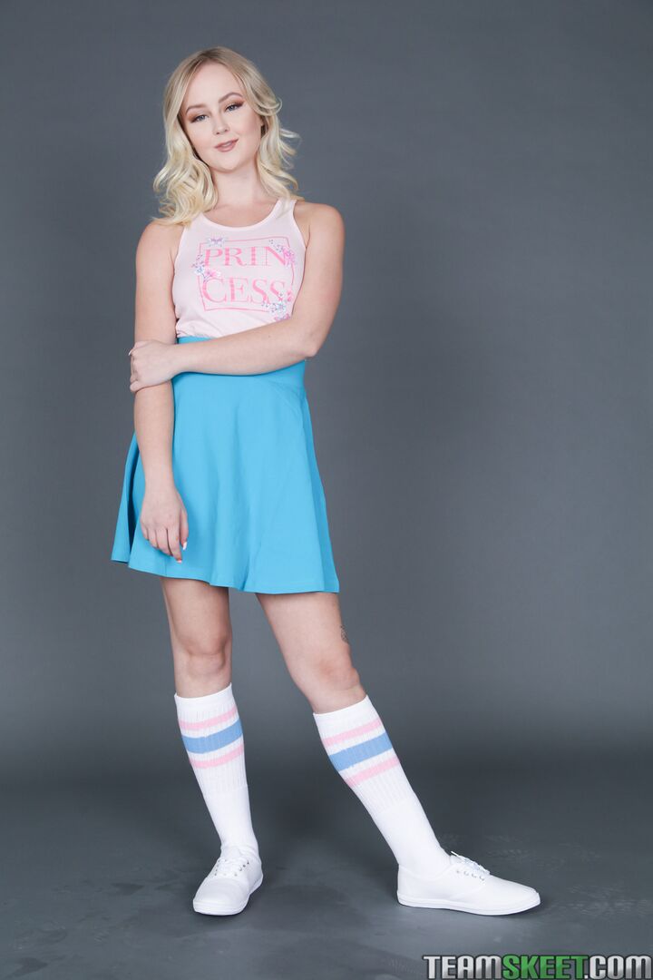 Hide And Seek - Exxxtra Small