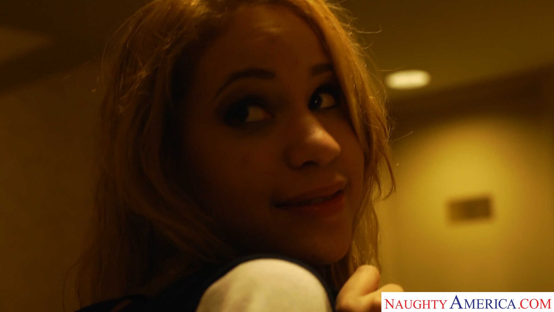 Mae Olsen Gets her money from her sugar daddy