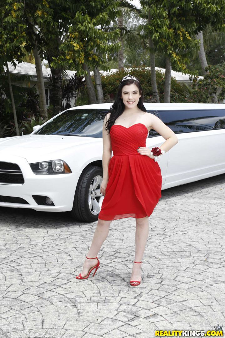 Prom Queen Pussy