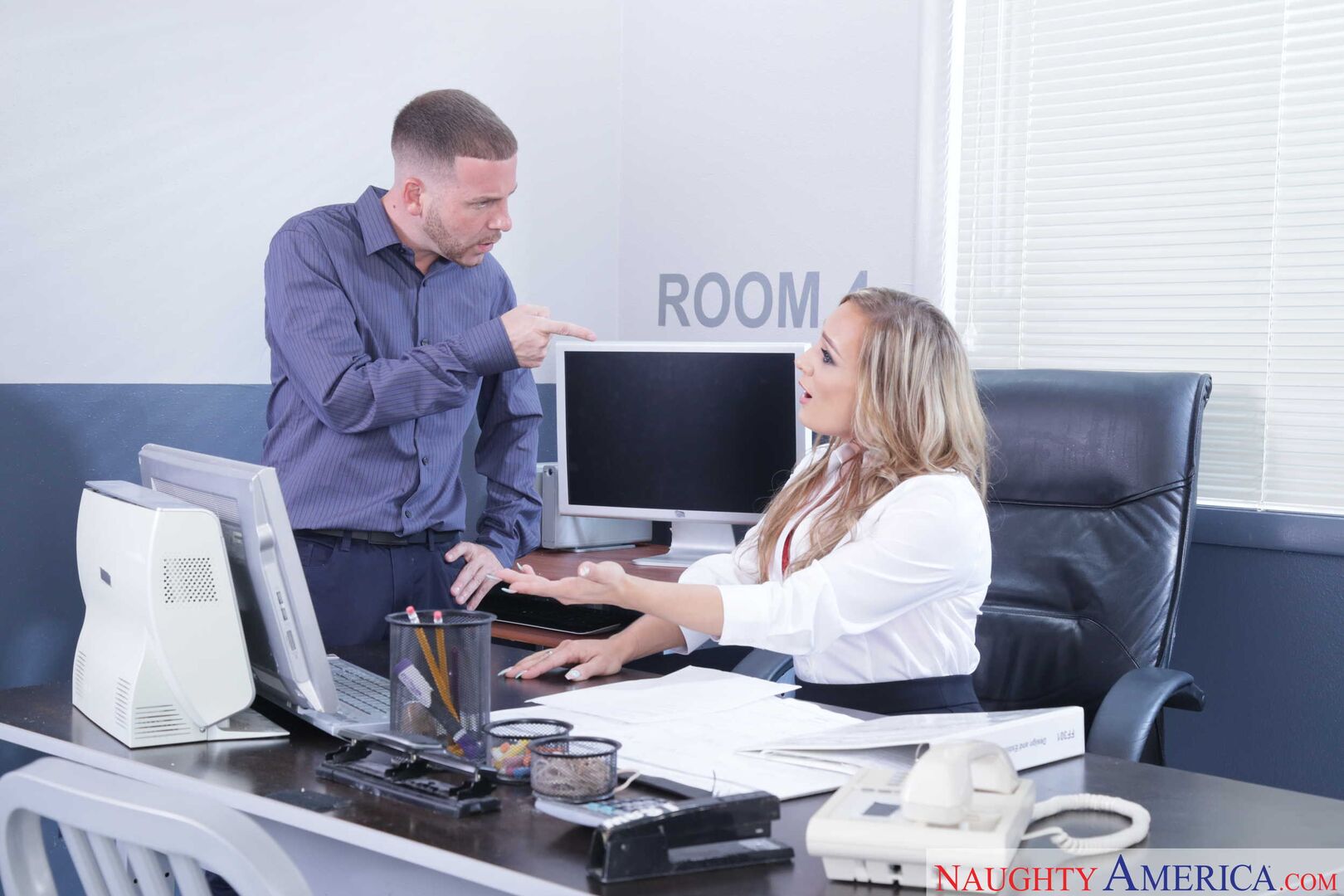 MILF Tucker Stevens fucking in the office with her blue eyes