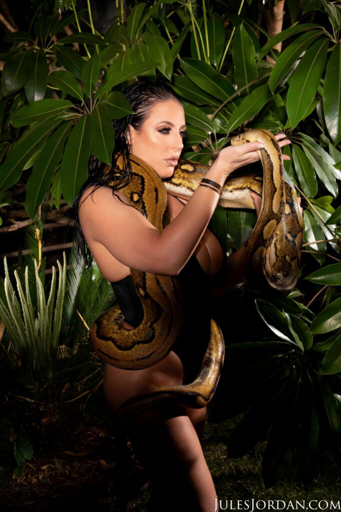 Dark Seduction, Angela White Fucks Under Neon Lights At Night