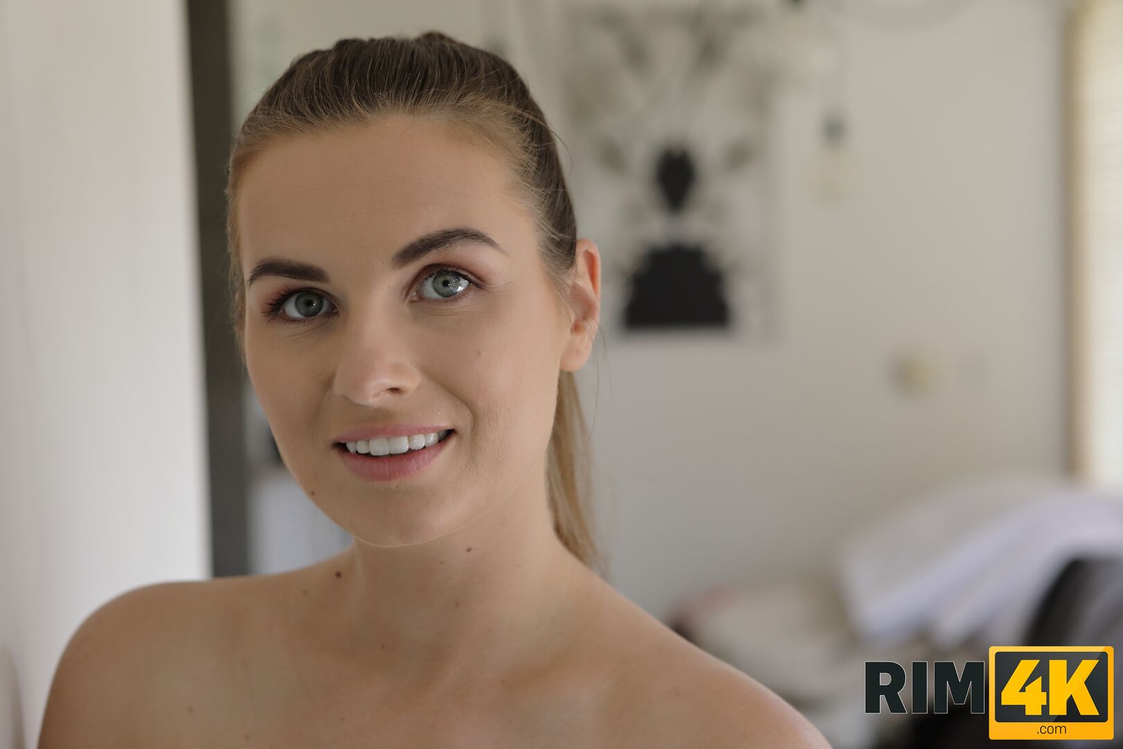 Sensual rimjob in the shower is the best way to start a day