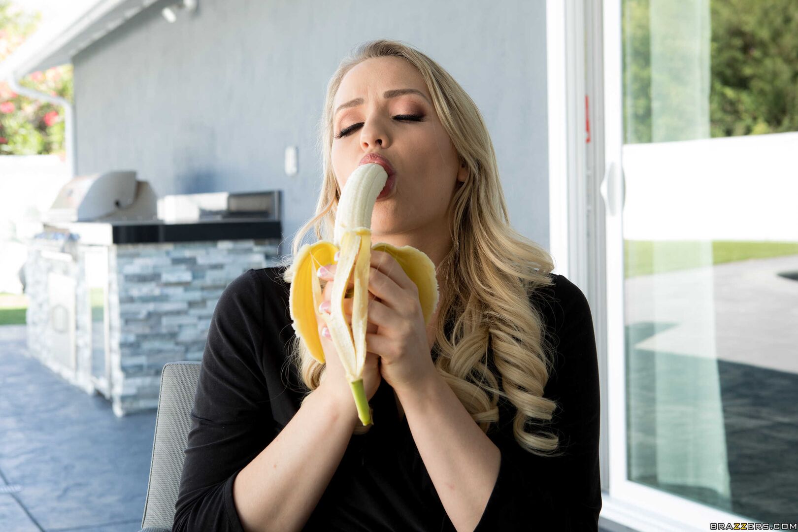 Mia Is A Blowjob Addict