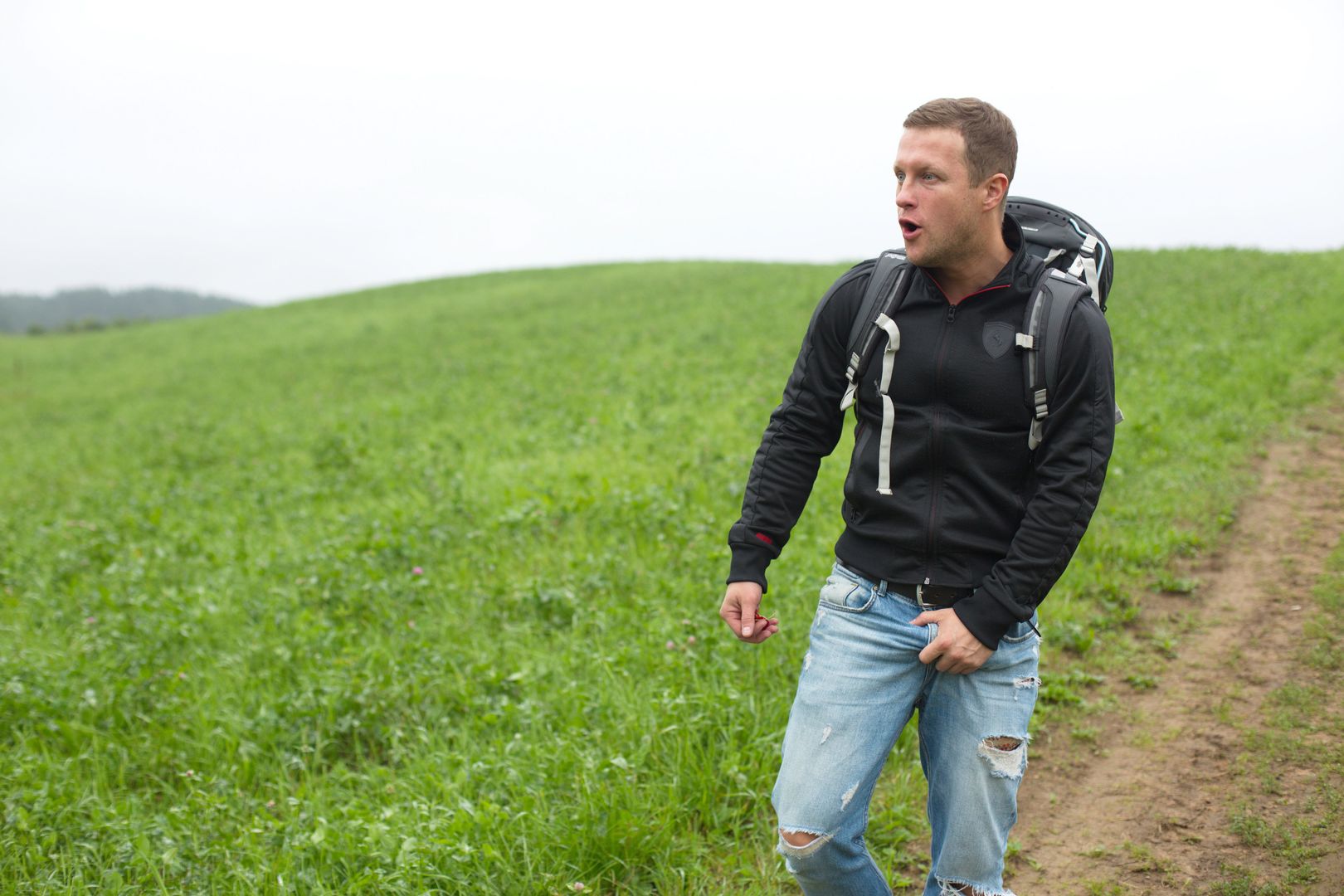 Strong tourist fucks a hottie in need in the middle of nowhere