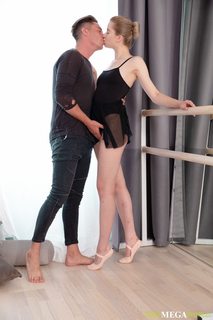 Ballet dancers orgasm in class