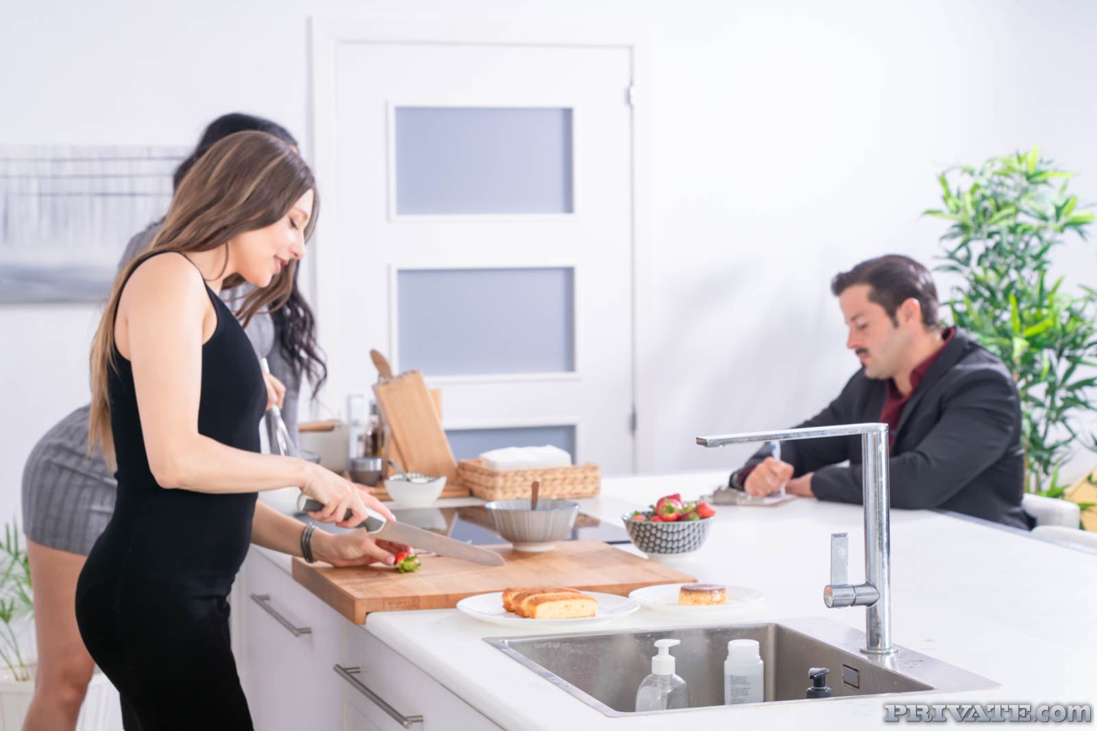 Talia Mint and Julia de Lucia, Anal Threesome in the Kitchen