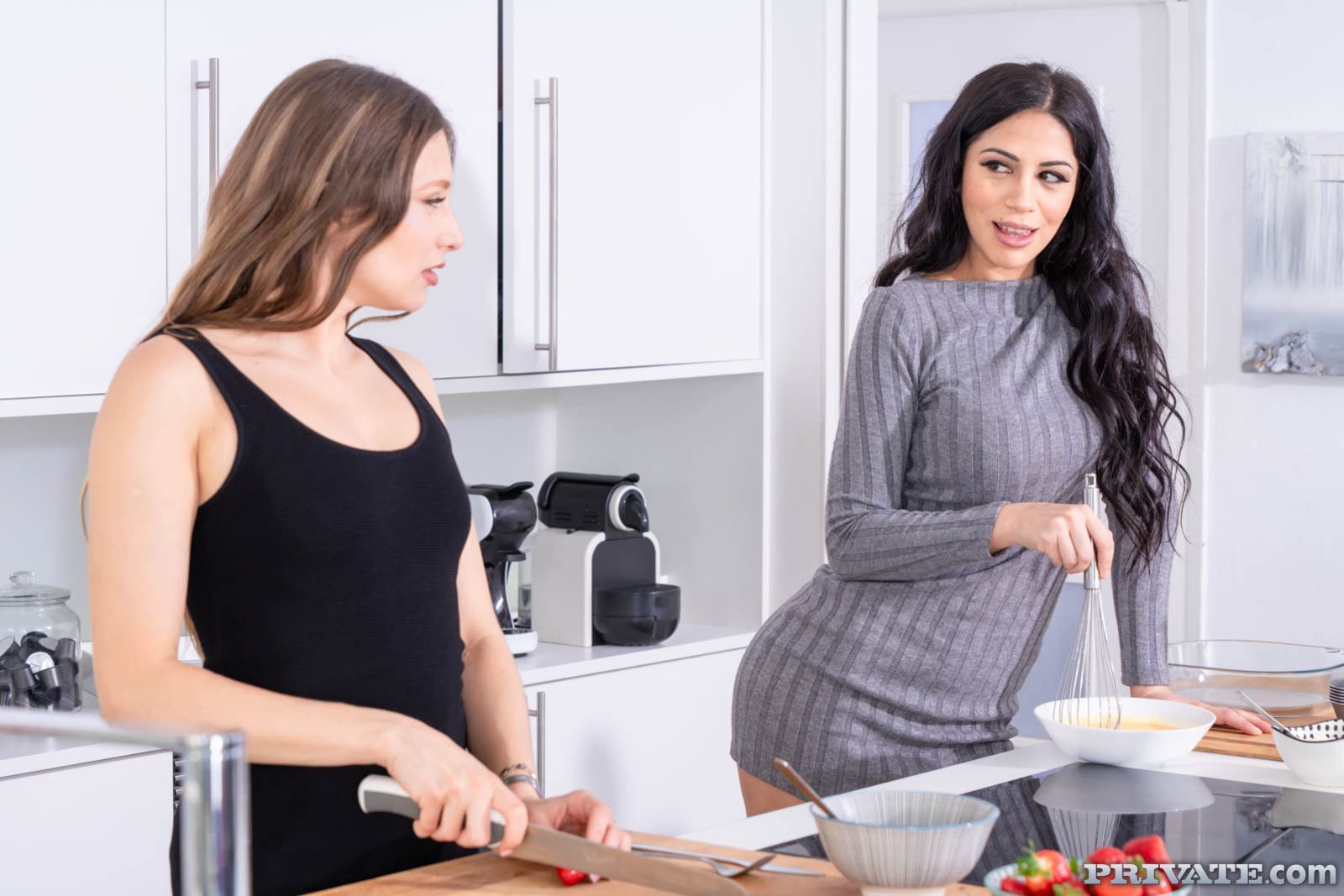 Talia Mint and Julia de Lucia, Anal Threesome in the Kitchen