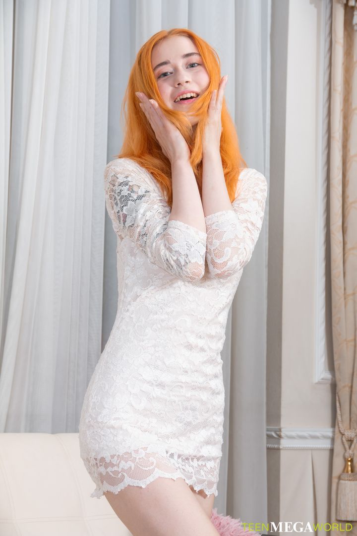 Give blowjob to your photographer