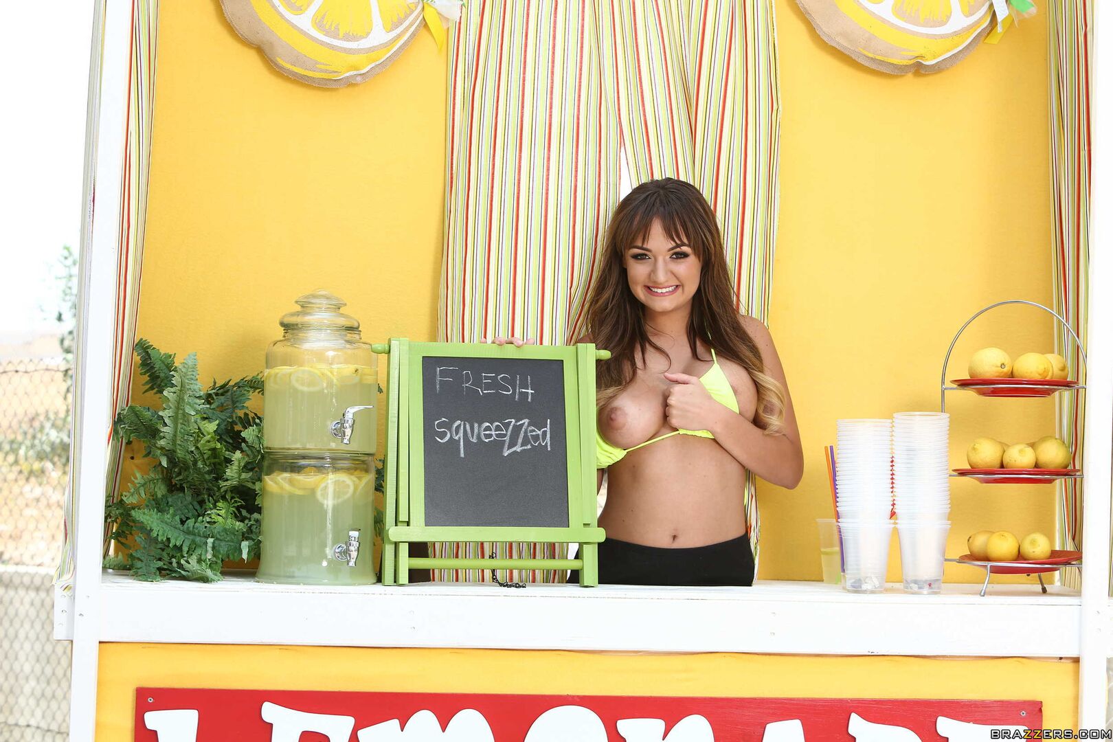 ZZ Lemonade: Charlotte Cross