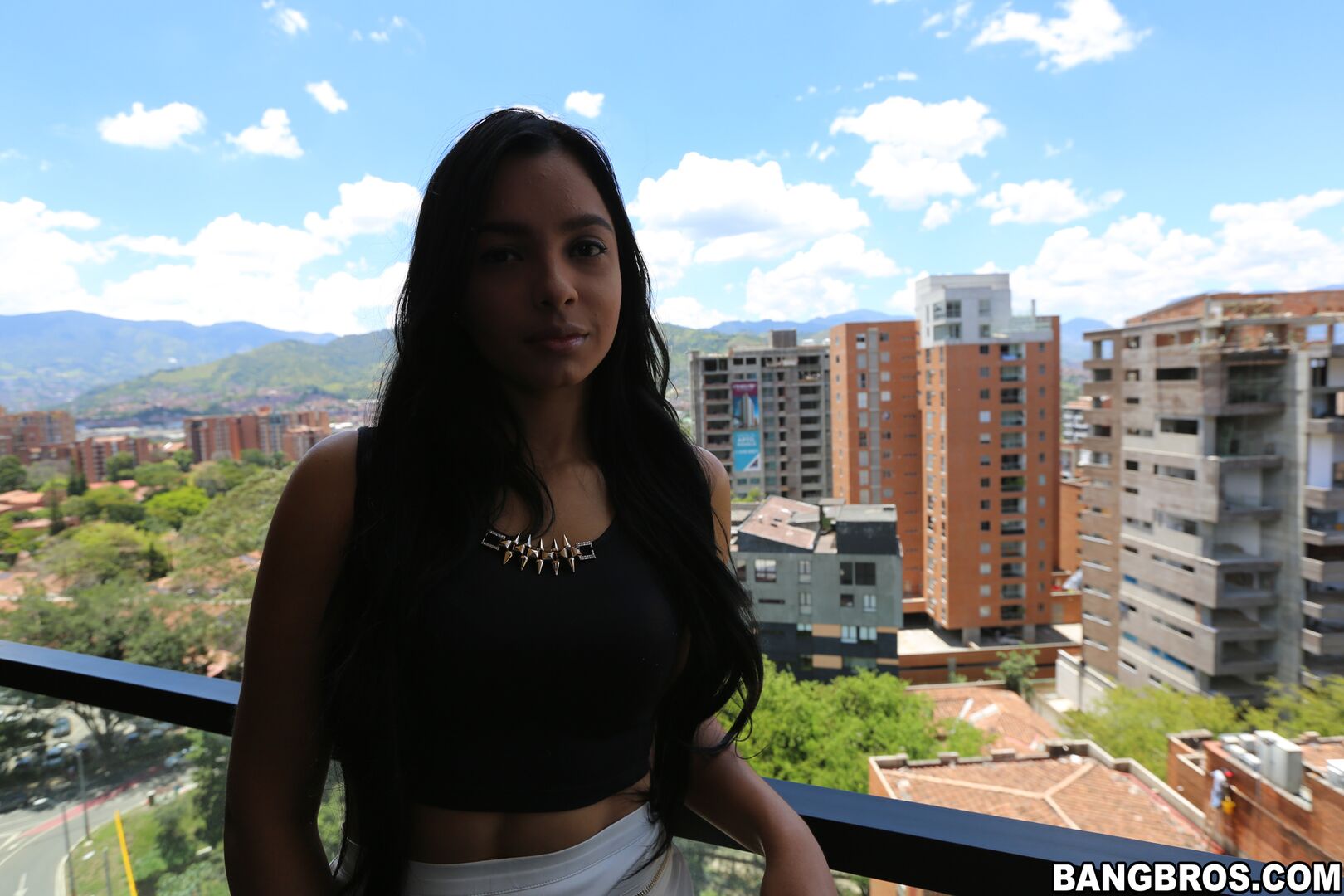 Colombian Chick With Big Ass Films Her First Porno