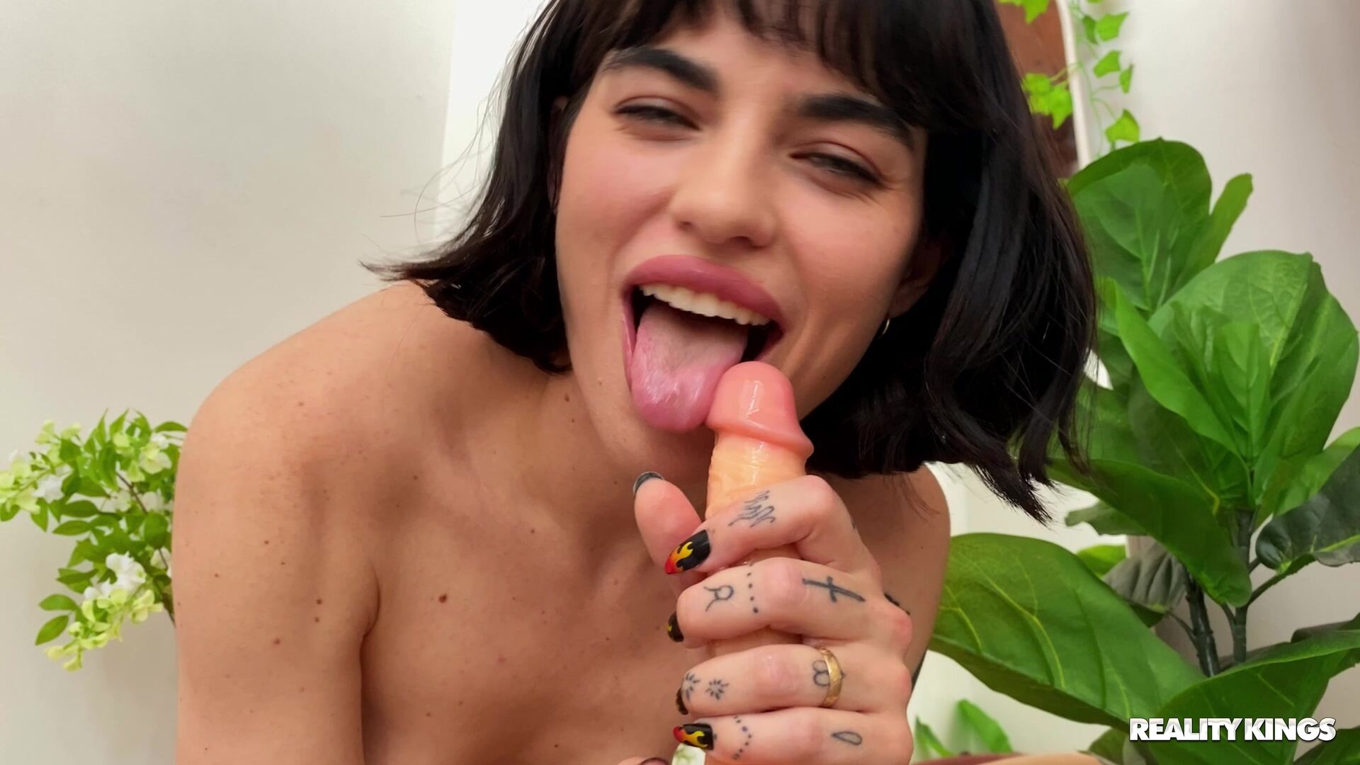 RK At Home: Feeling Out Freja