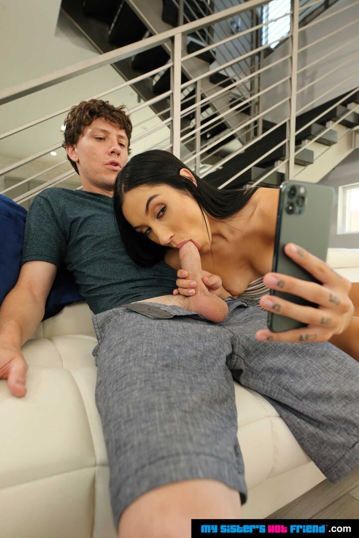Jazmin Luv fucks friend's bro as revenge, letting him bust a nut in her mouth and snapping a selfie for her ex