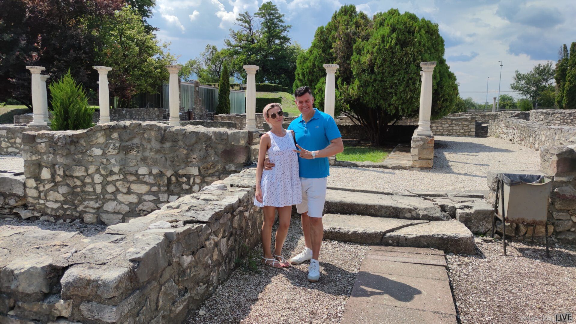 Stepmom Subil Arch At The Roman Ruins
