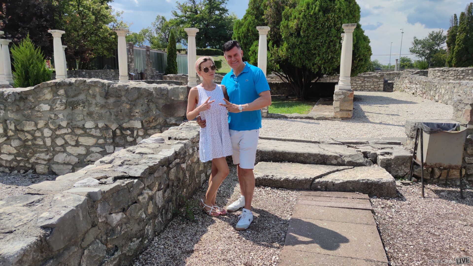 Stepmom Subil Arch At The Roman Ruins