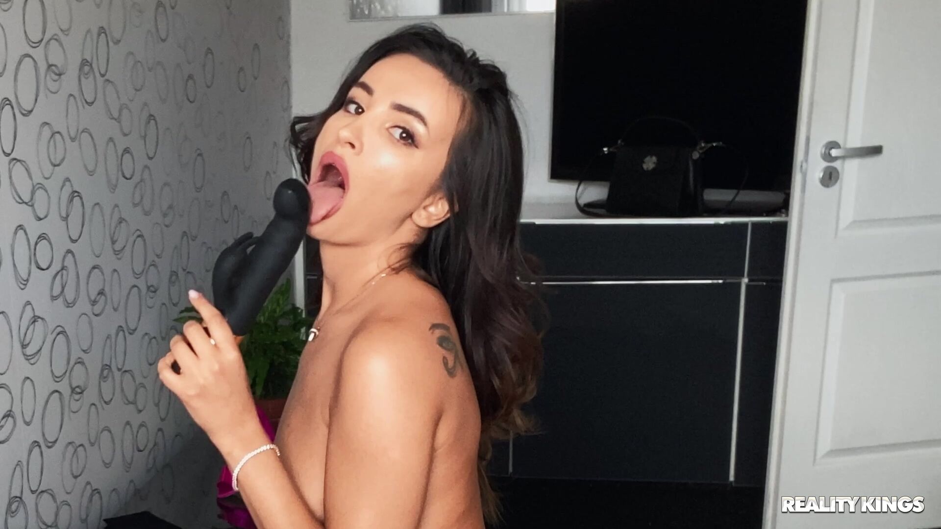 Getting Into Alyssia