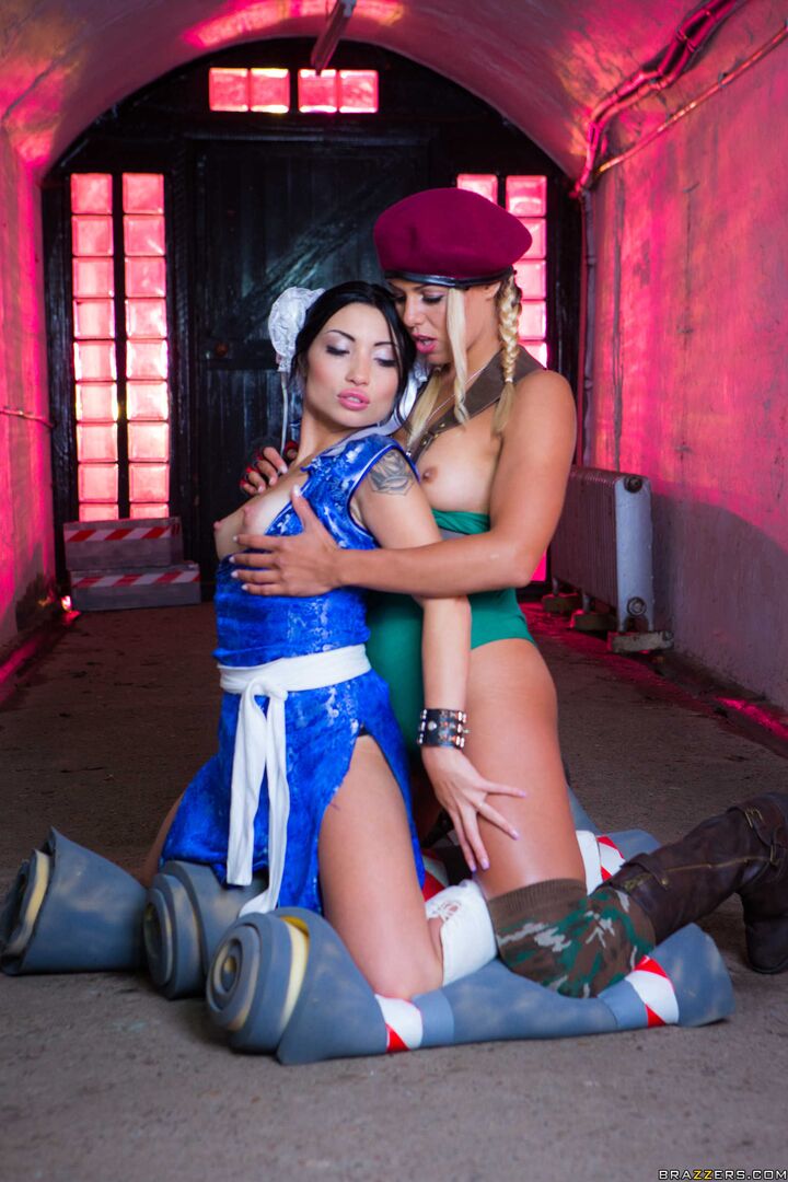 Sex Fighter: Chun Li vs. Cammy (XXX Parody)