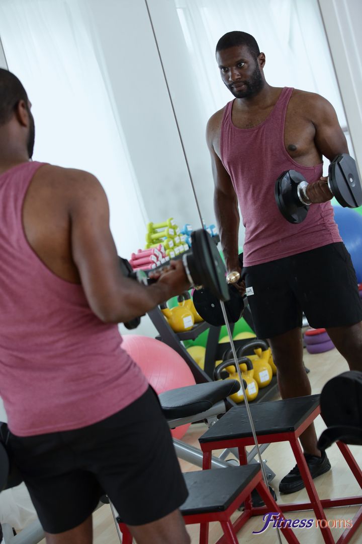 Gym babe anal sex with Ebony stud