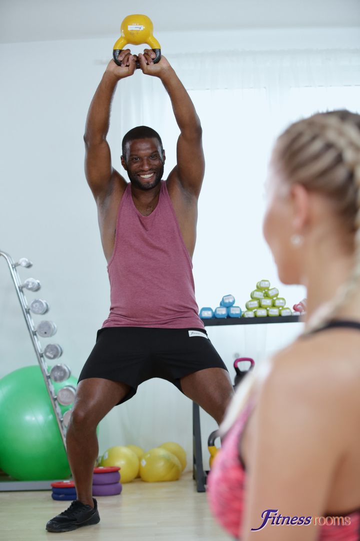 Gym babe anal sex with Ebony stud