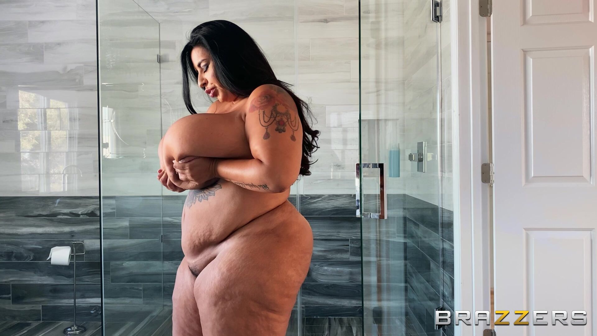 Dildo Showers Bring Big Cocks
