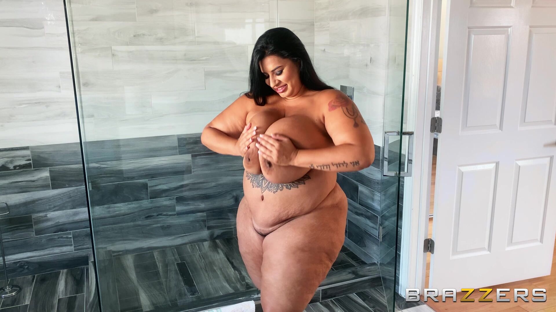 Dildo Showers Bring Big Cocks