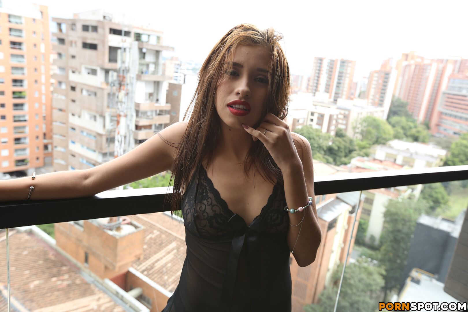 Colombian Chick Loves to suck Cock 2