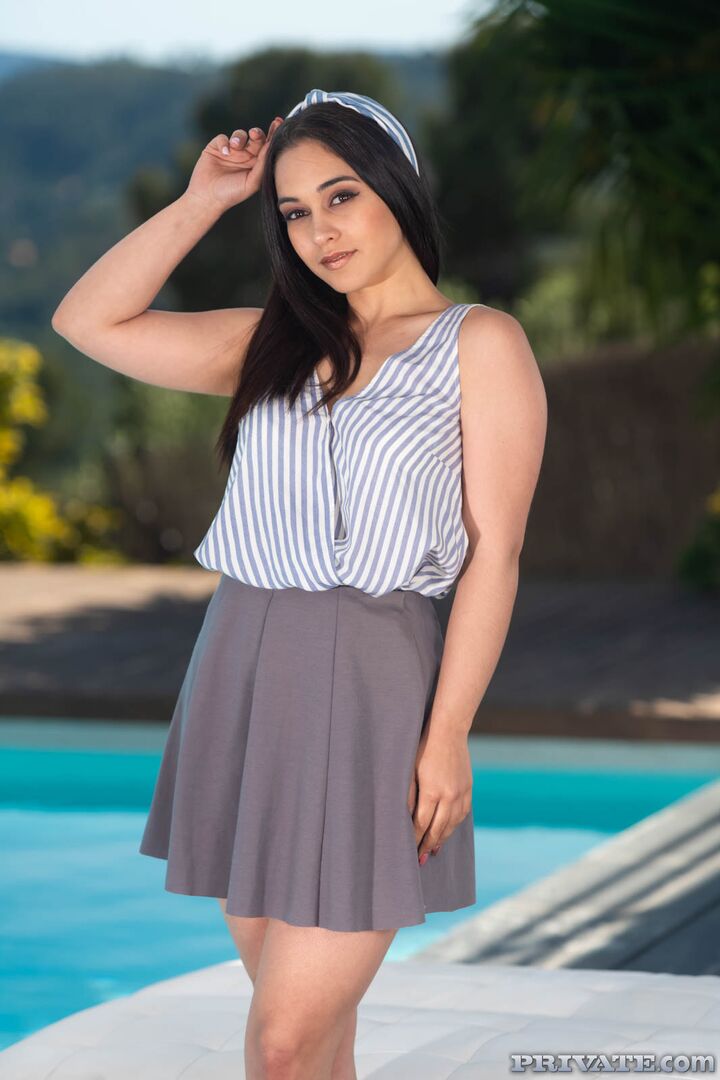Ginebra Bellucci Enjoys Poolside Interracial Anal