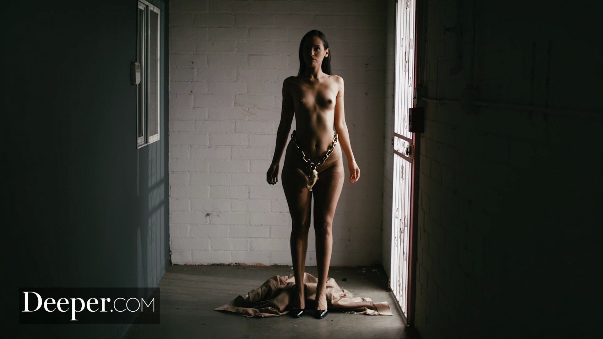 Andreina Deluxe Stepping into the Unknown