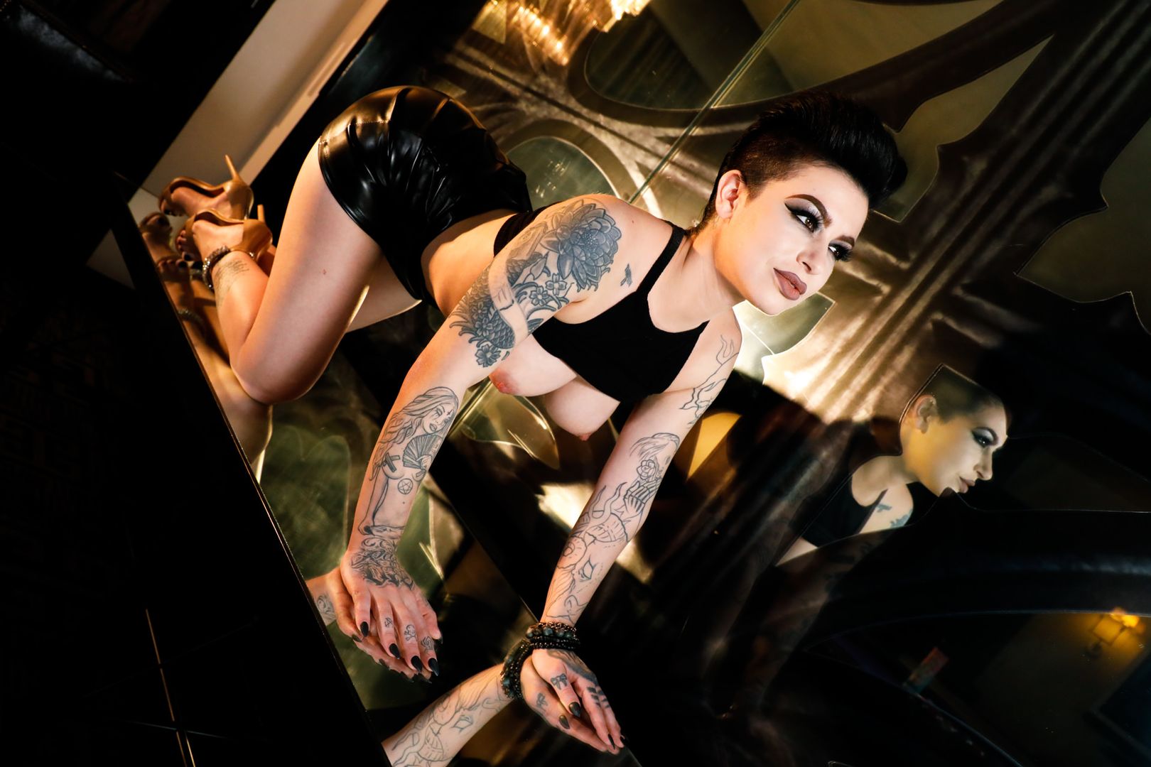 Alluring Kris Riot Masturbates with a Sapphire Blue Dildo