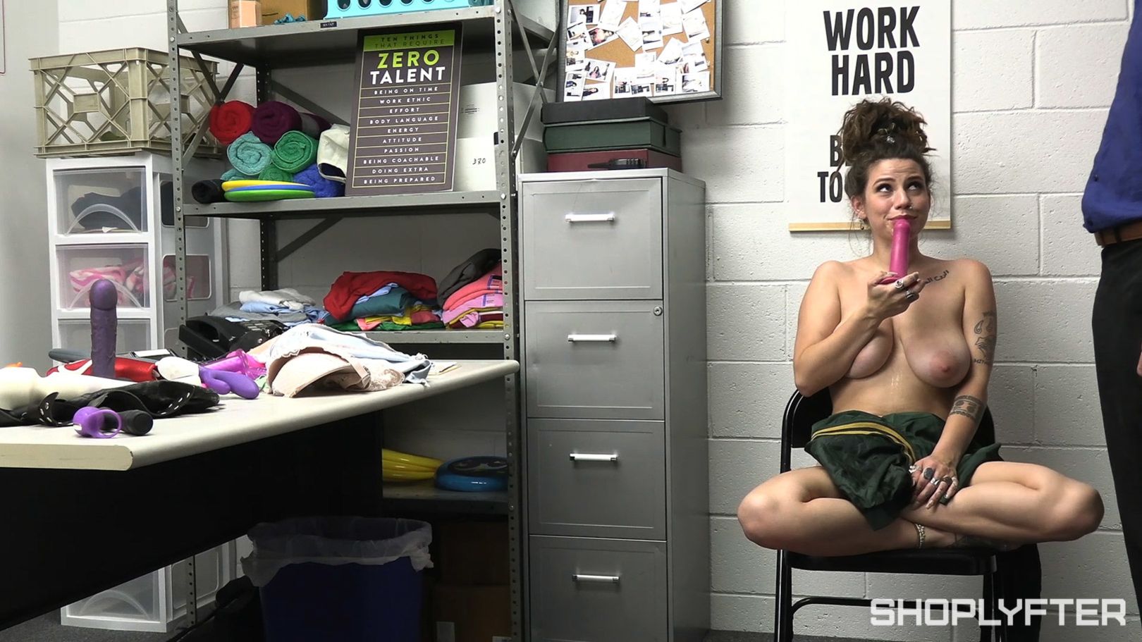 Case No. 11232976 - Black Friday Crazies