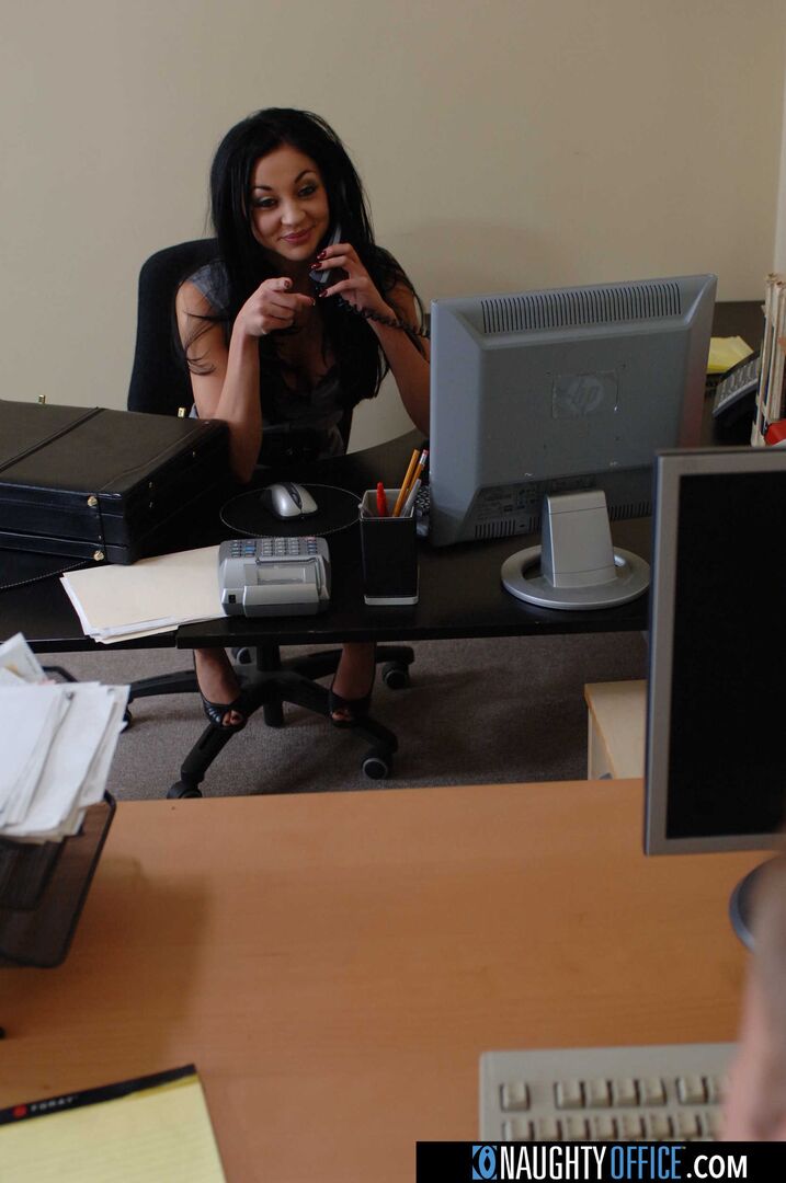 Audrey Bitoni gets fucked in the office