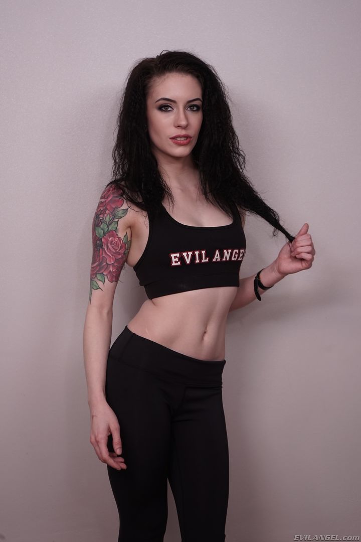 Anna De Ville: Goth Lesbian Gaping