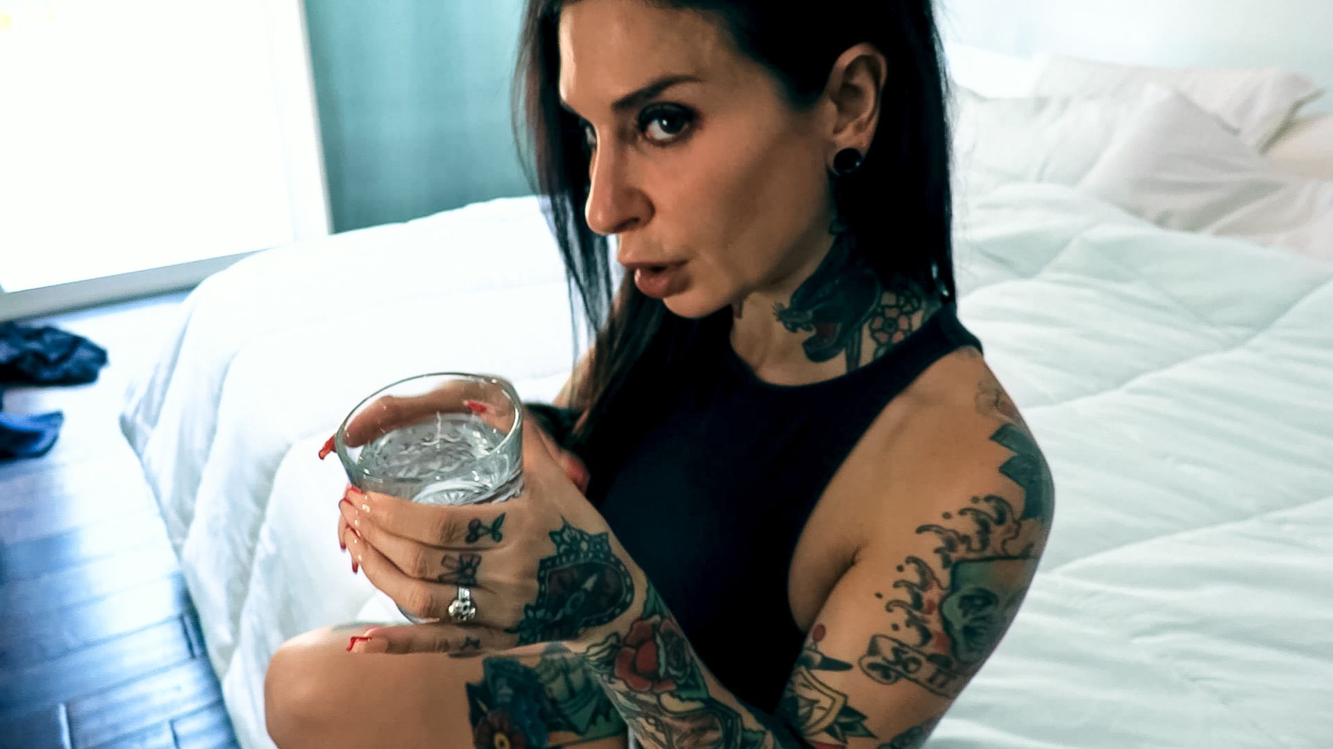 Naked: Joanna & Small Hands
