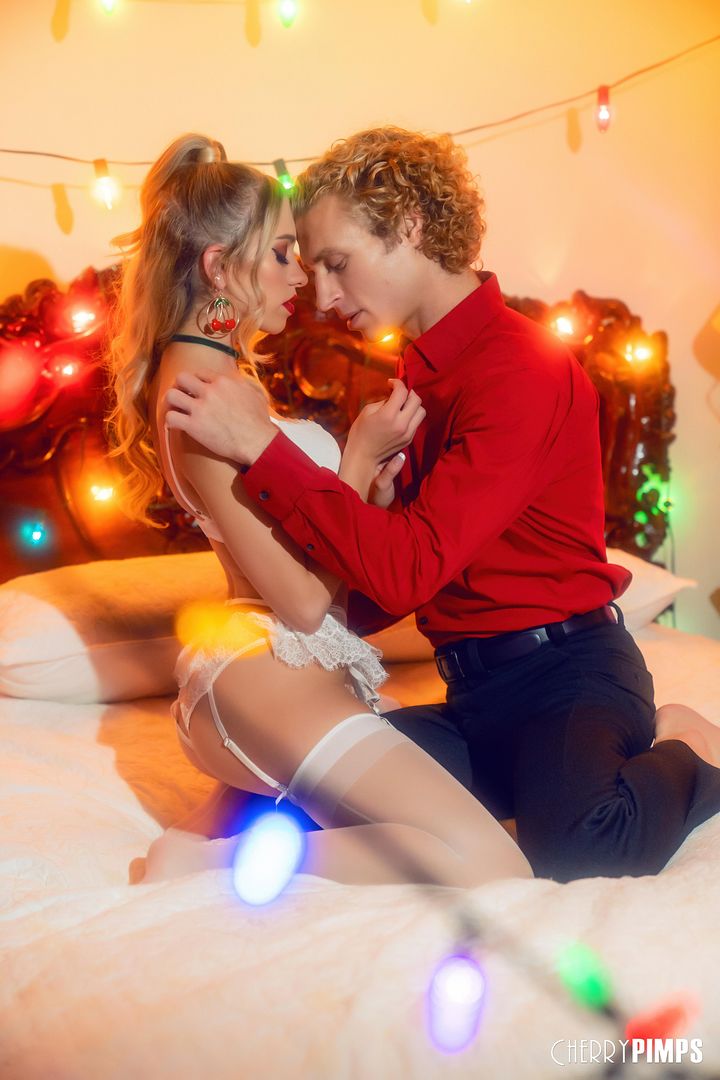 Good Girls Get Spankings For Christmas