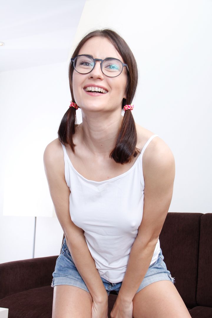 Cutie comes to pose on camera for a handsome dude