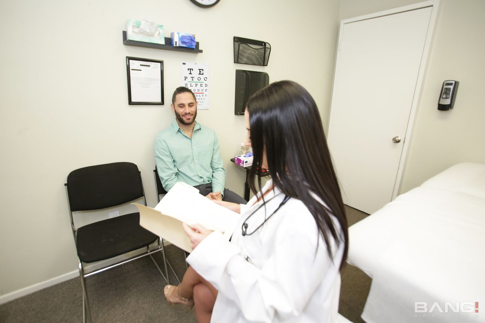 Angela White Is A Hot Doctor That Cures Her Patient's Erectile Dysfunction