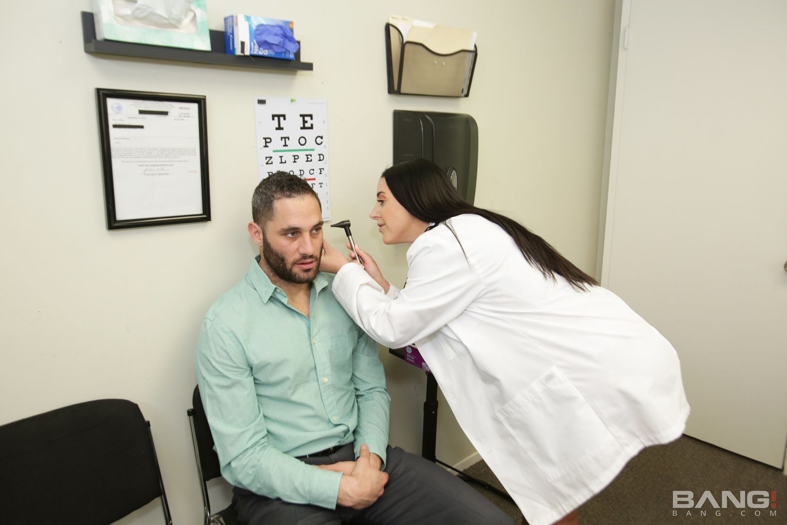 Angela White Is A Hot Doctor That Cures Her Patient's Erectile Dysfunction