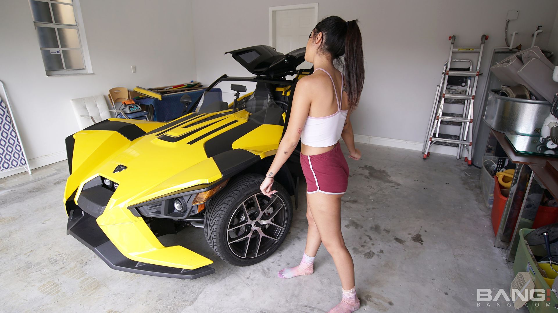Penelope Fucks The Mechanic For Some Side Cash