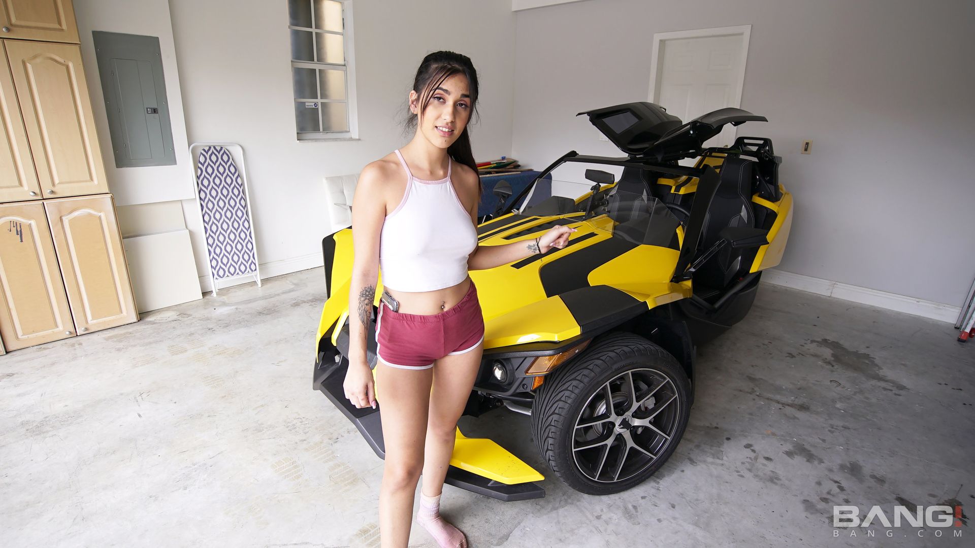 Penelope Fucks The Mechanic For Some Side Cash