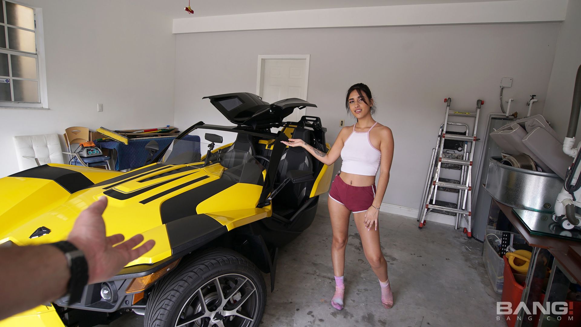 Penelope Fucks The Mechanic For Some Side Cash