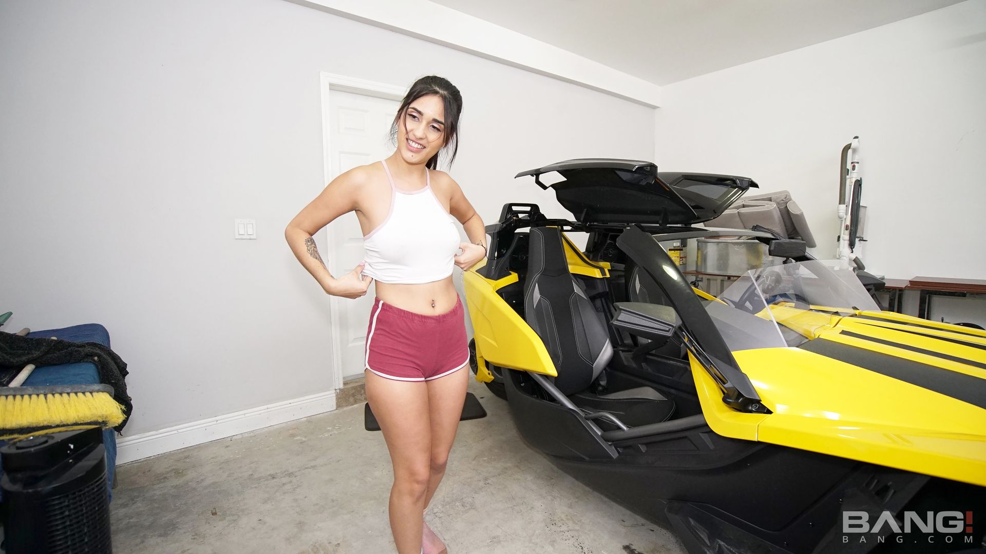 Penelope Fucks The Mechanic For Some Side Cash