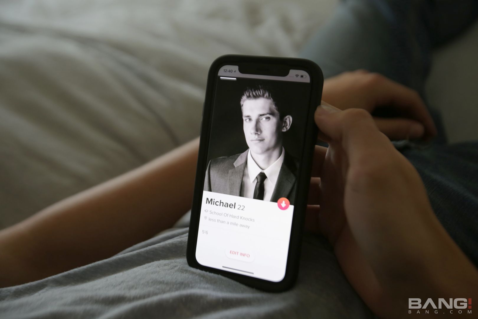 Bella Elise Rose Gets Tricked Into Fucking A Guy From A Dating App