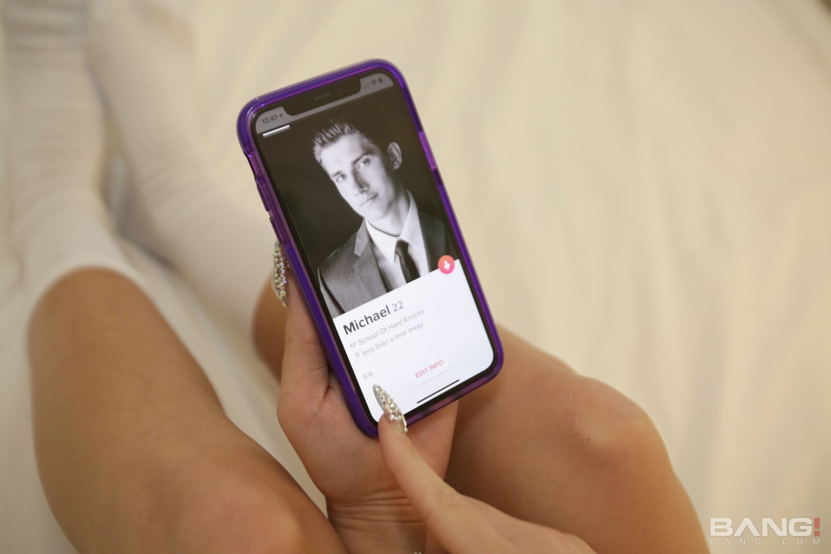 Bella Elise Rose Gets Tricked Into Fucking A Guy From A Dating App