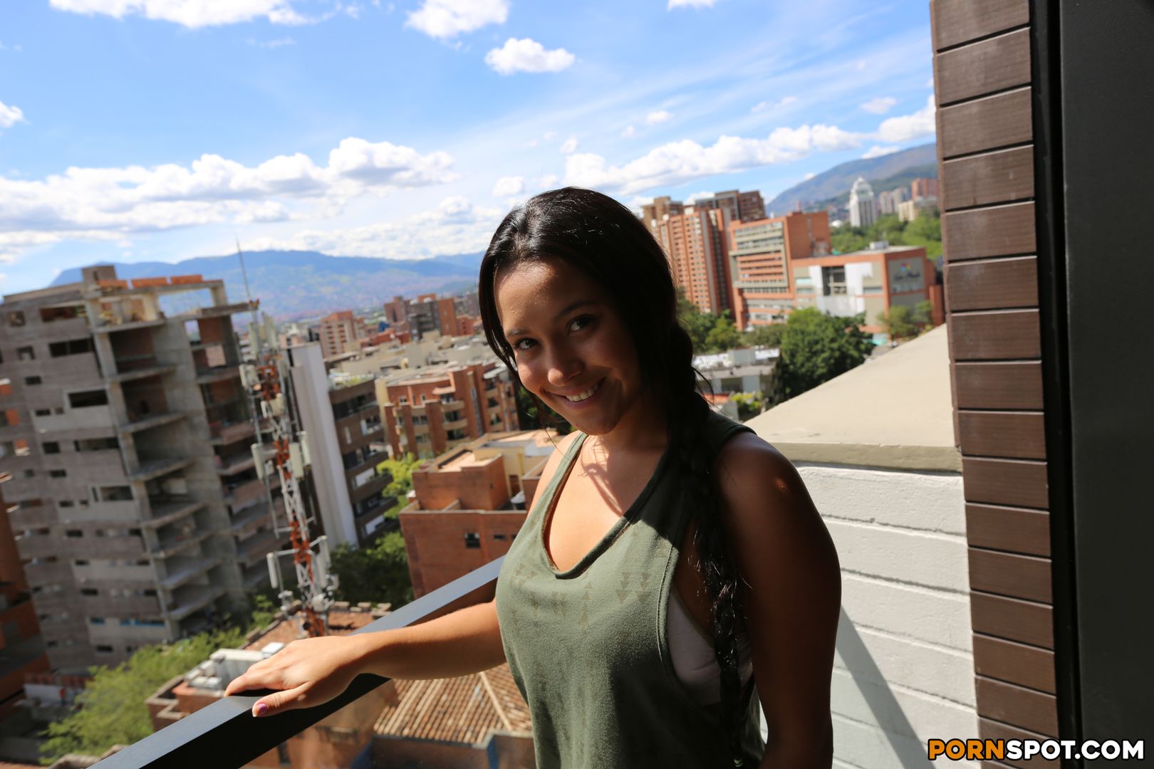Colombian college student Jessica fucked