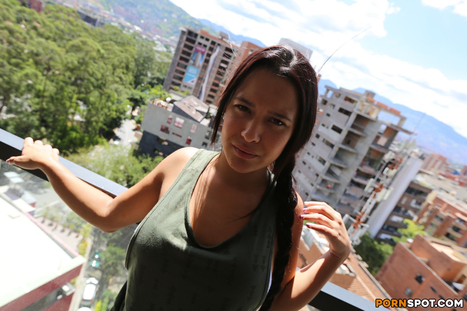 Colombian college student Jessica fucked