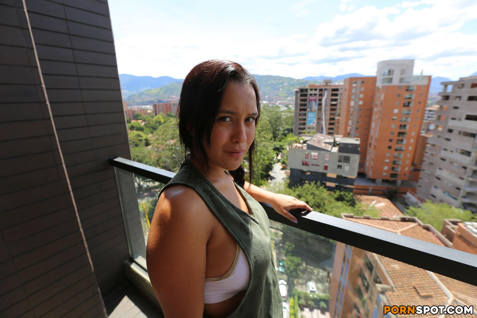 Colombian college student Jessica fucked