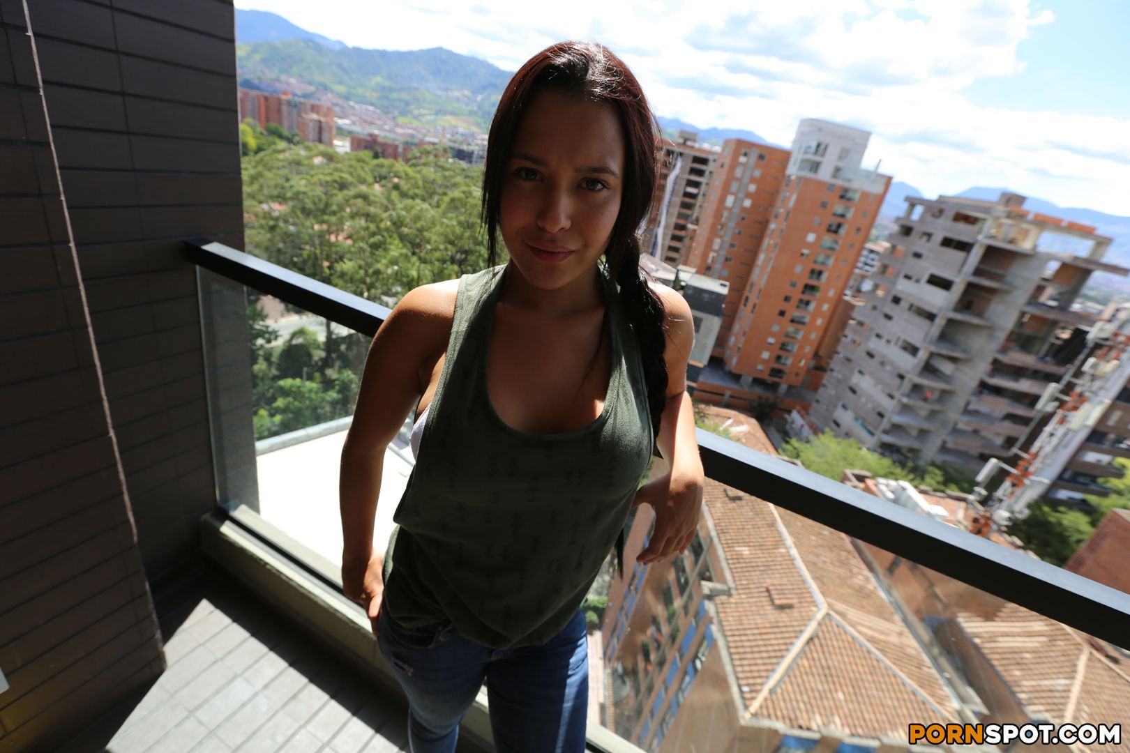 Colombian college student Jessica fucked