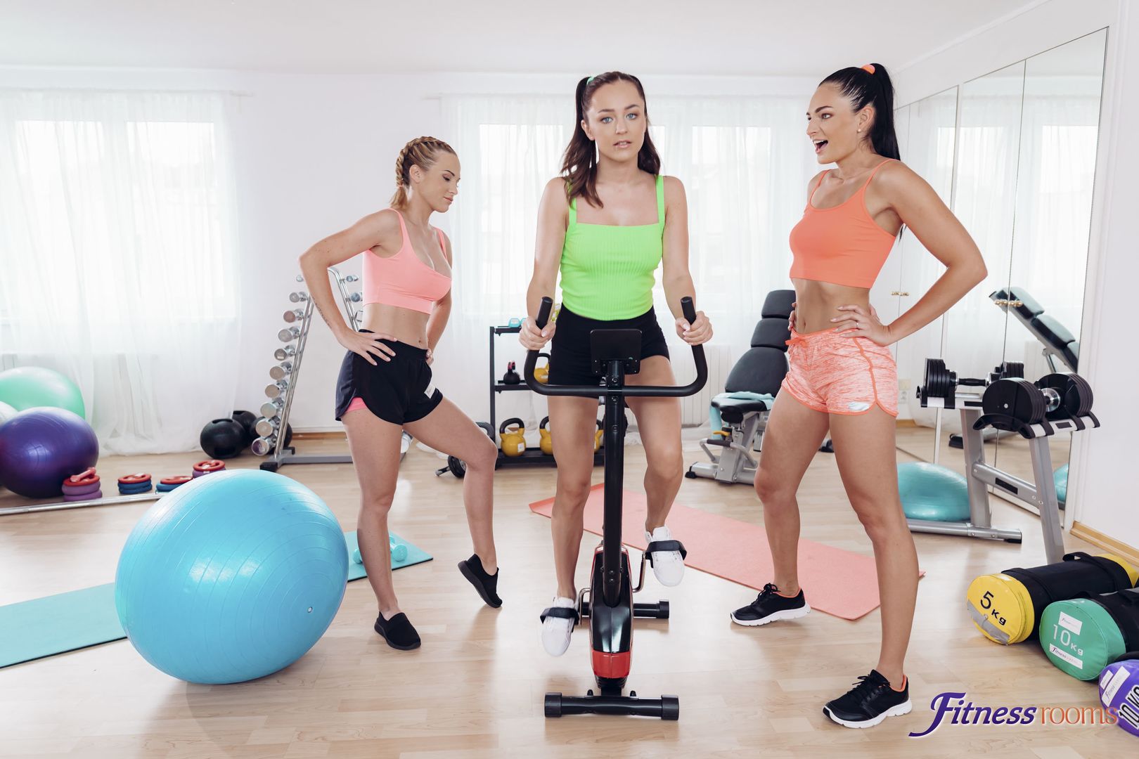 Lesbian threeway after hot workout