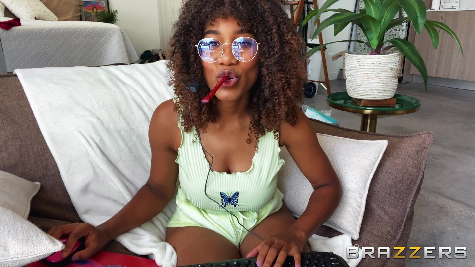 Gaming Gets Jenna Horny