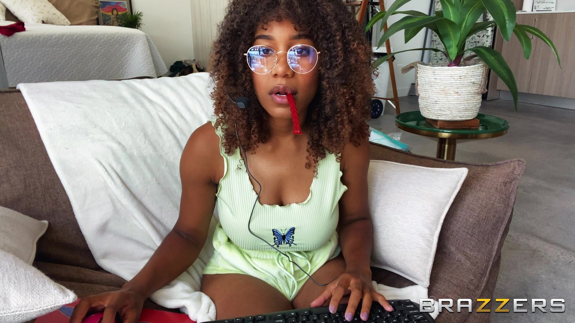 Gaming Gets Jenna Horny