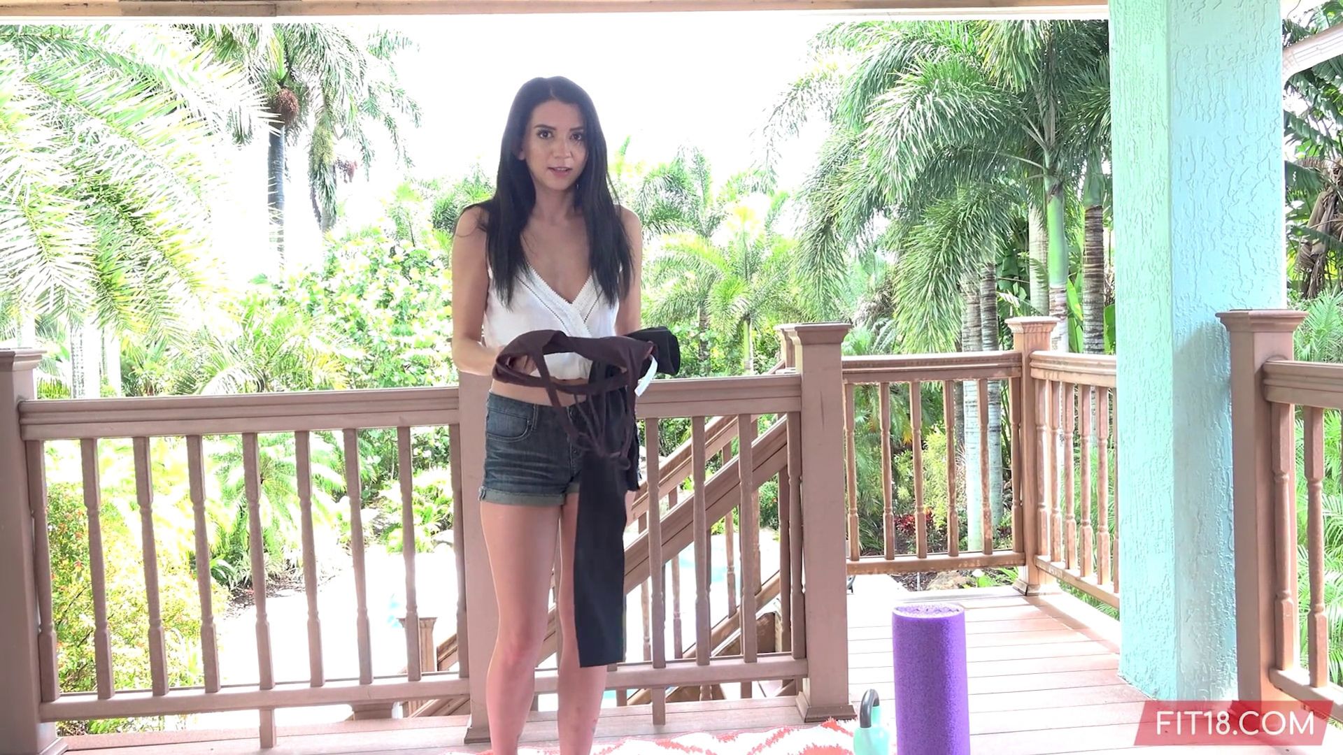 Teen Beauty Gives Guy Double Climax
